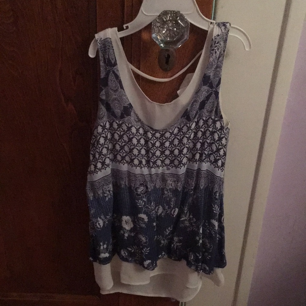 Printed sleeveless top